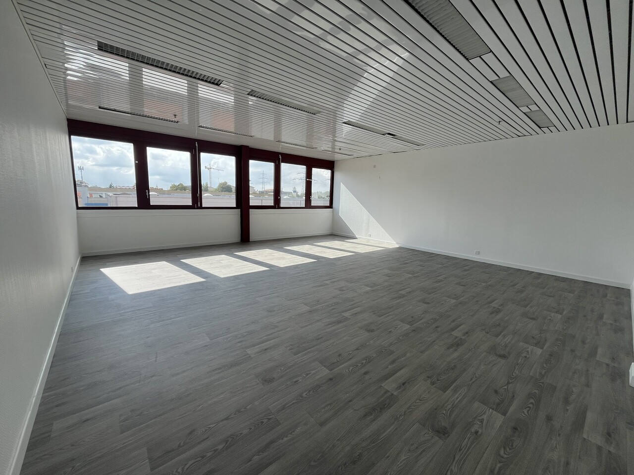 265m² office