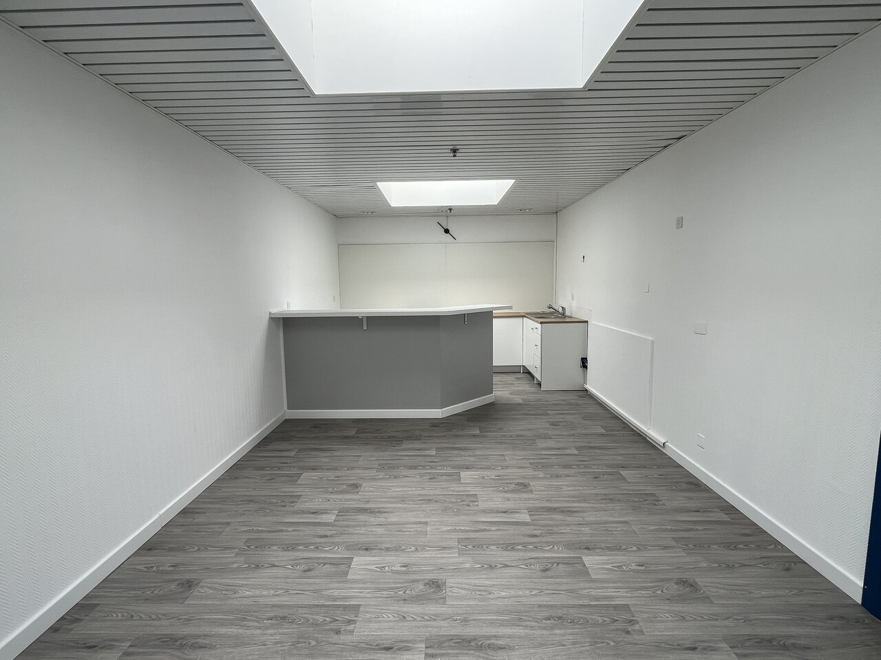 265m² office