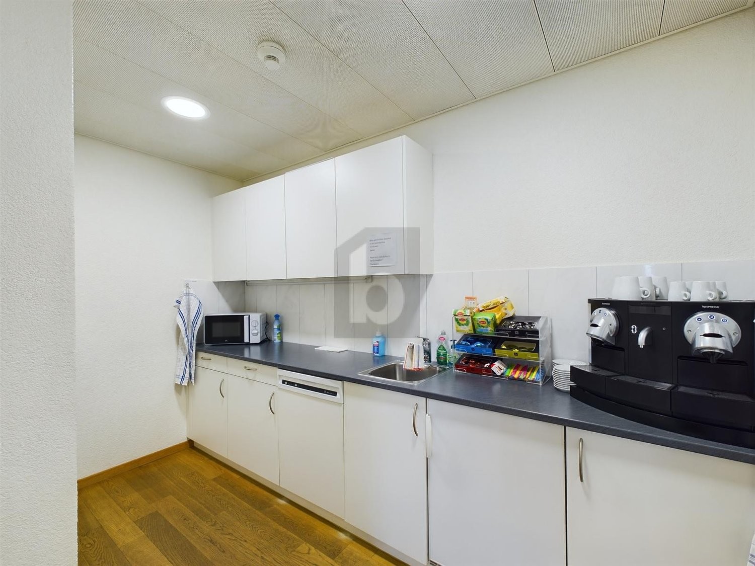 95m² office, photo 2 of 3