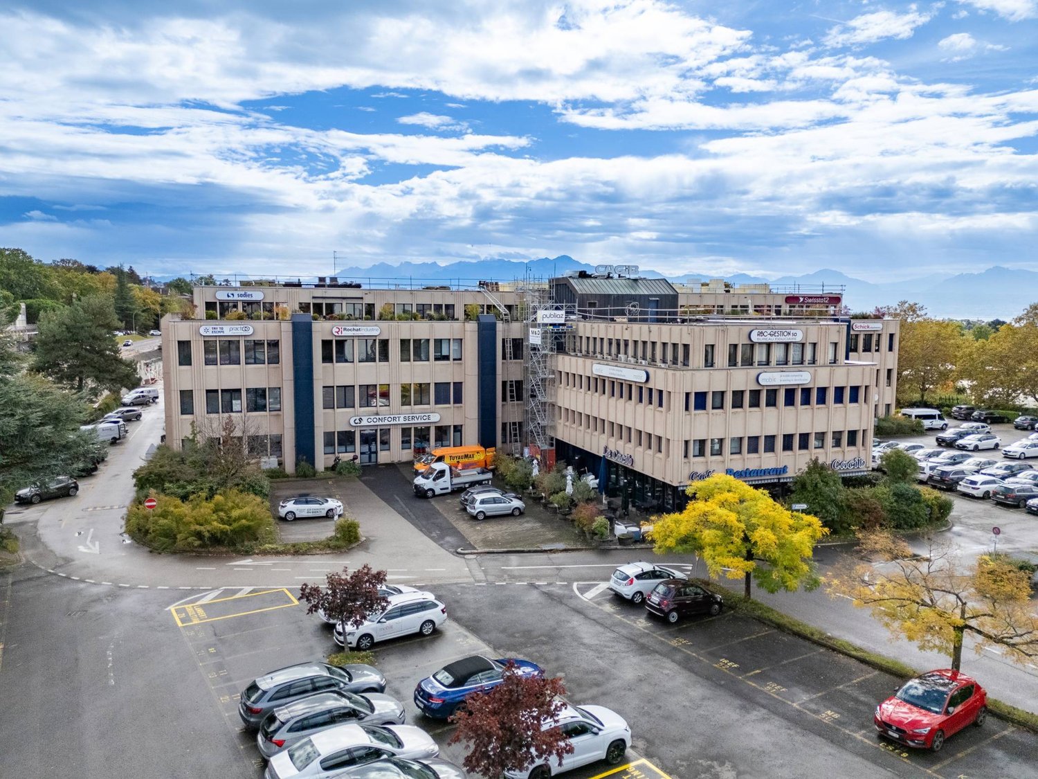 234m² office, photo 1 of 8