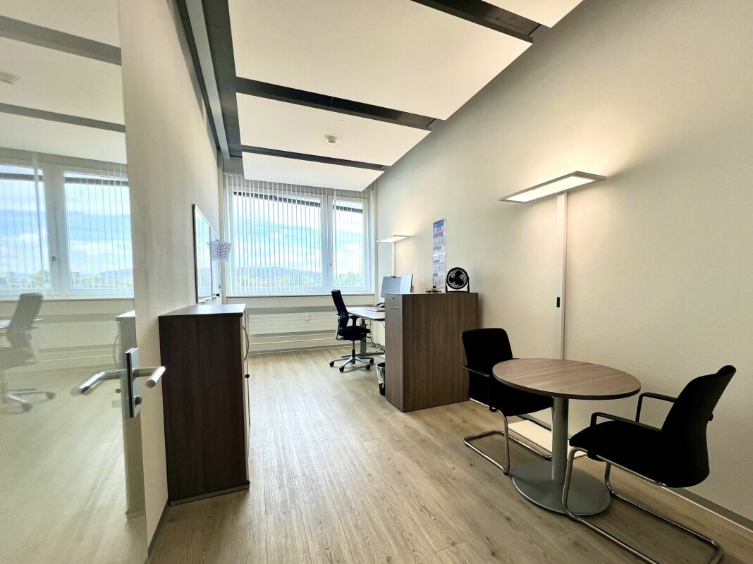 396m² office
