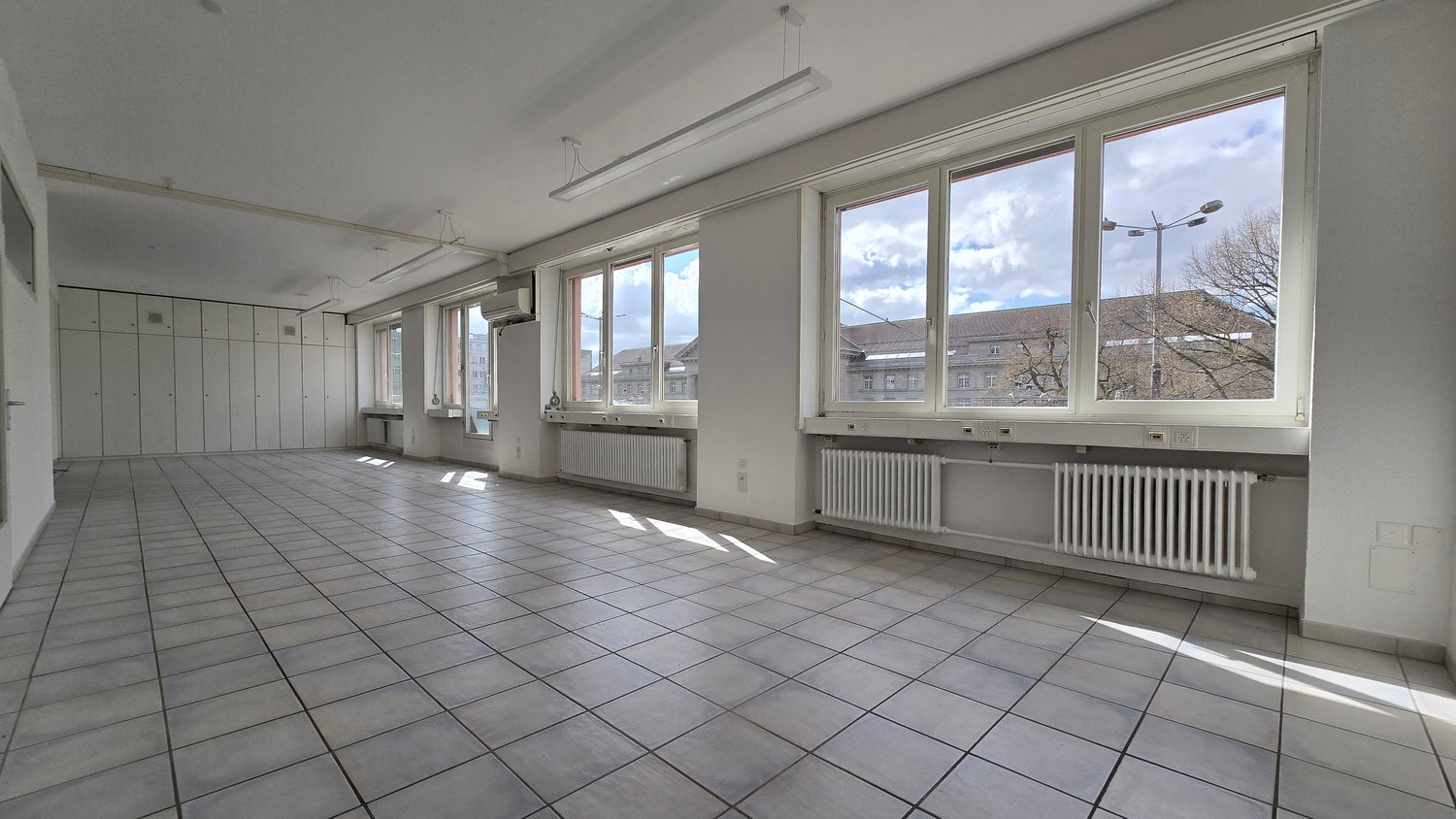 170m² office, photo 1 of 10