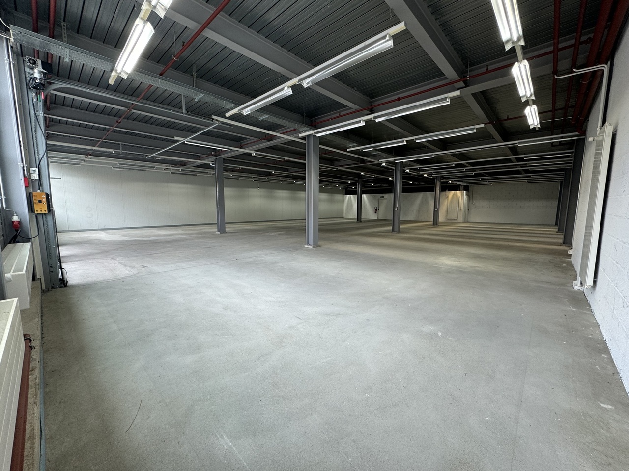 507m² atelier, photo 3 of 7