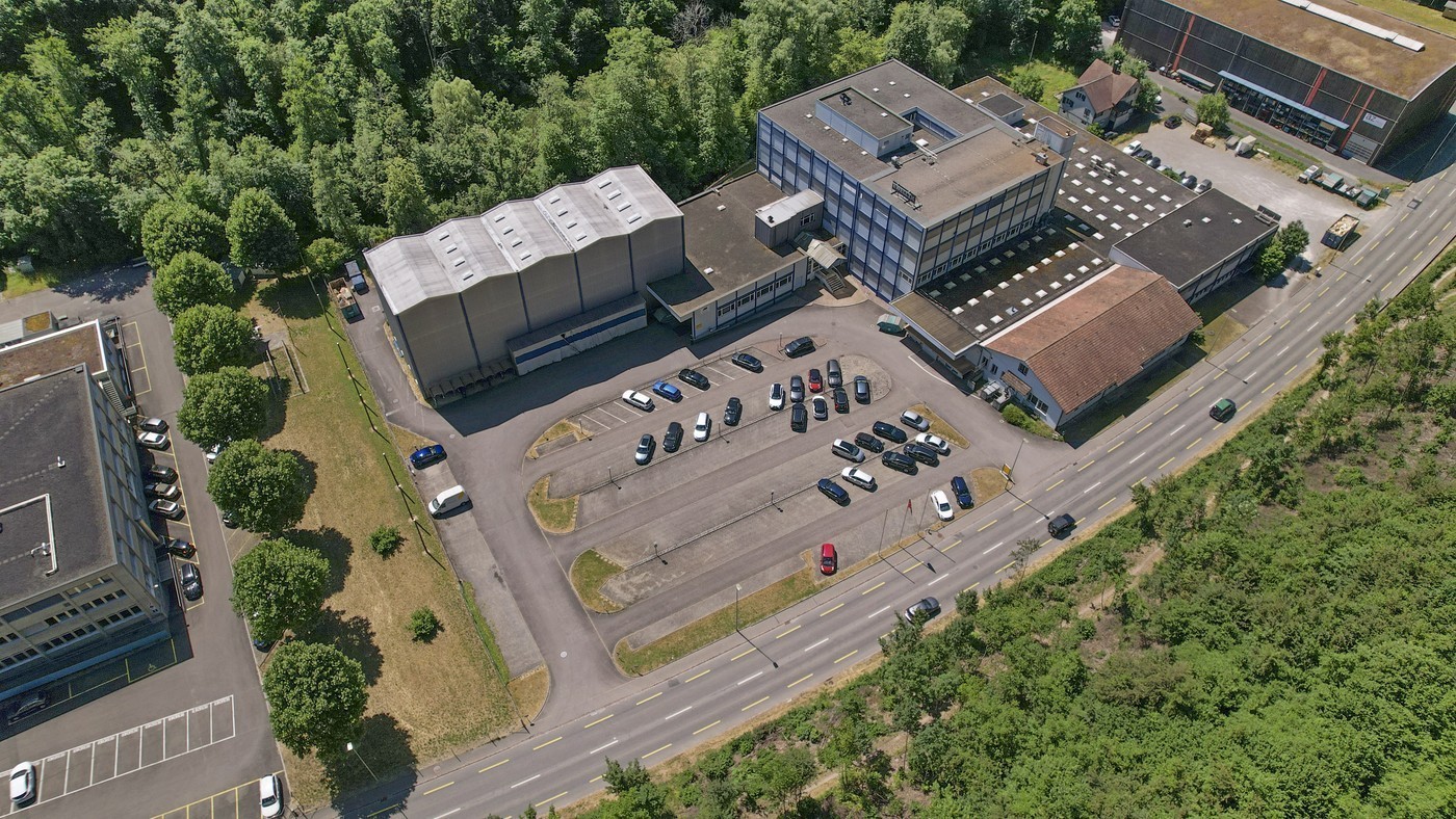 200m² commercial