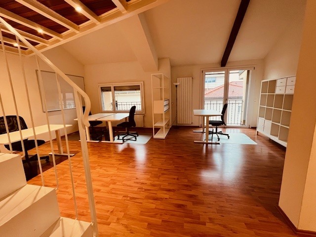Office, photo 3 of 6
