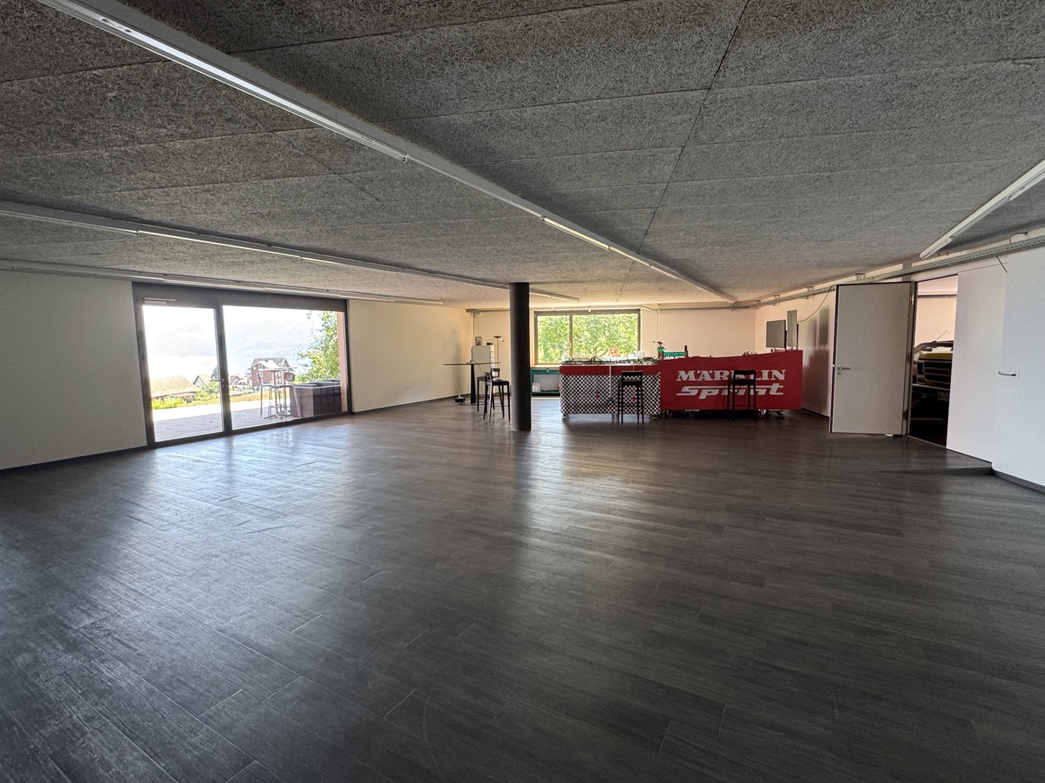 186m² commercial, photo 1 of 9