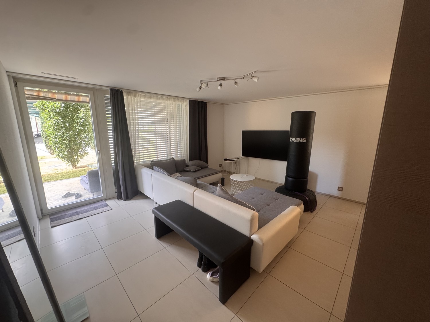 Chambre dans un appartement partagé