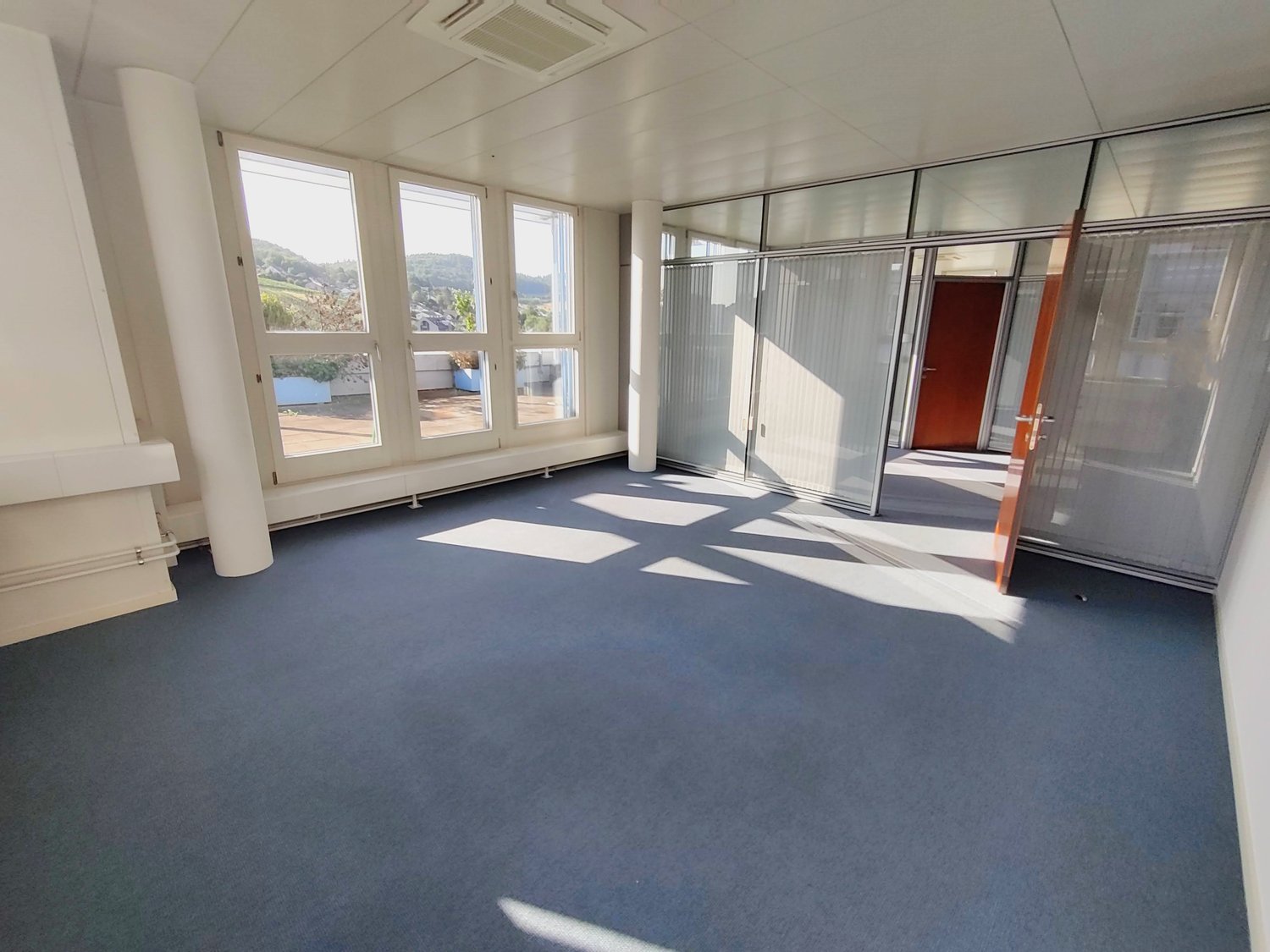 488m² office, photo 3 of 5