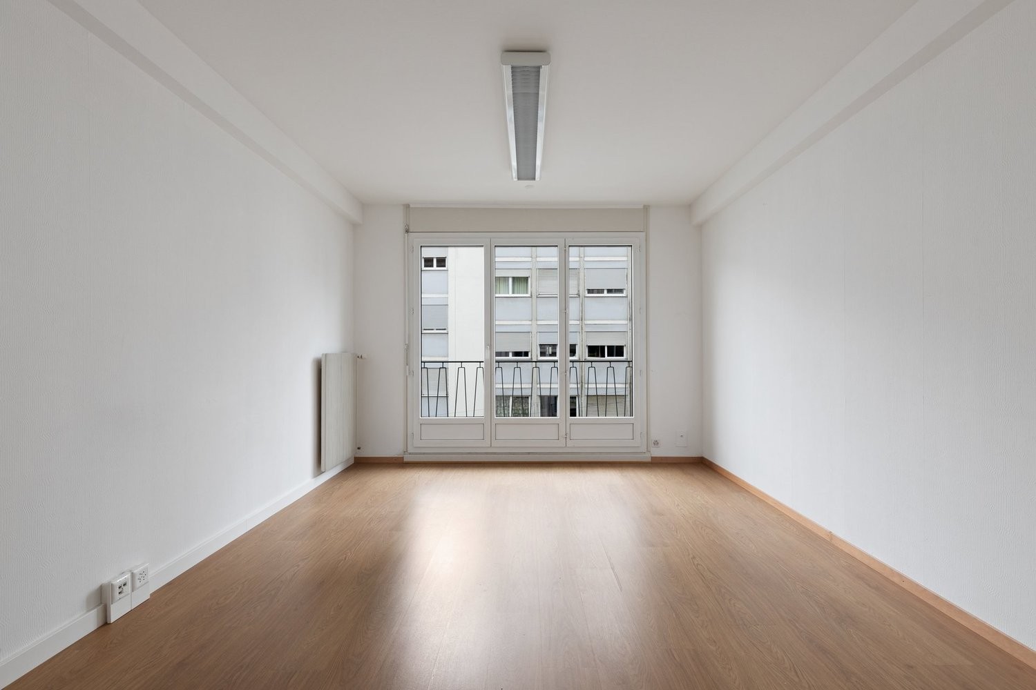 218m² office