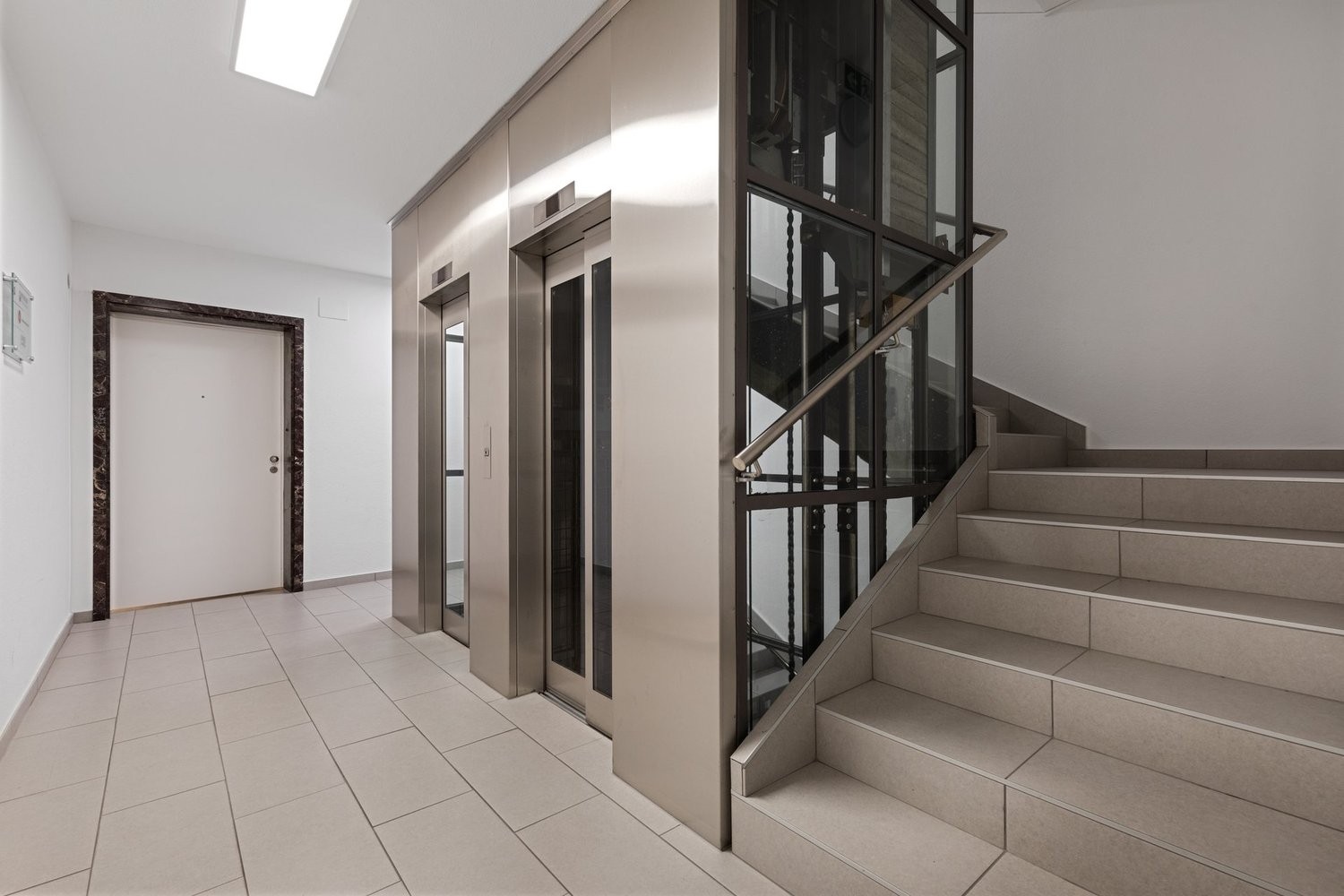 218m² office