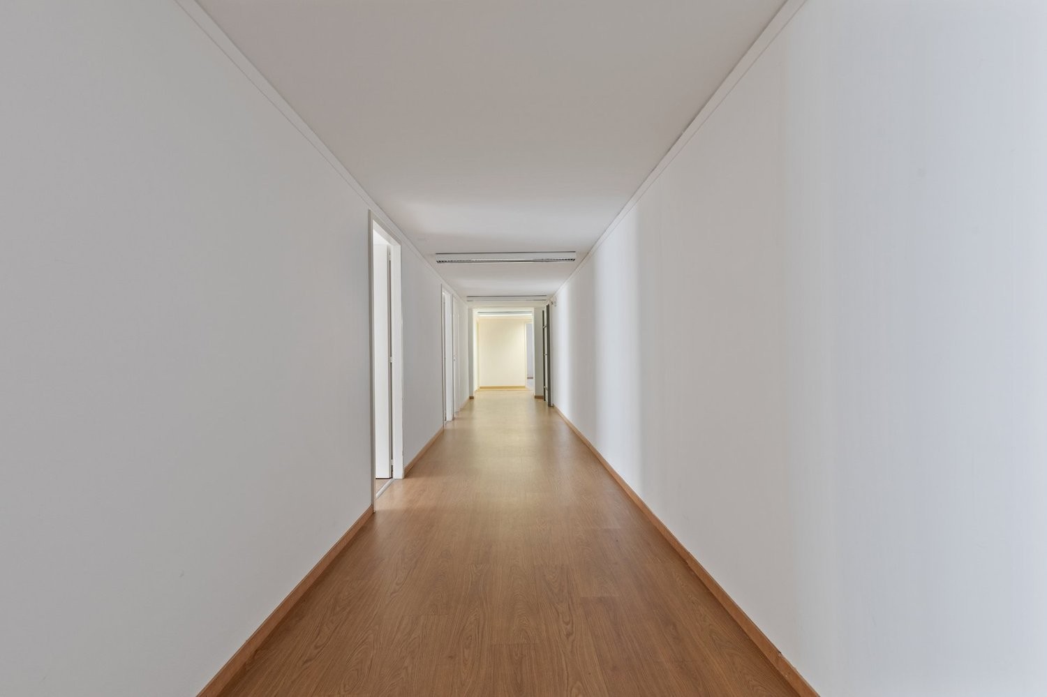 218m² office
