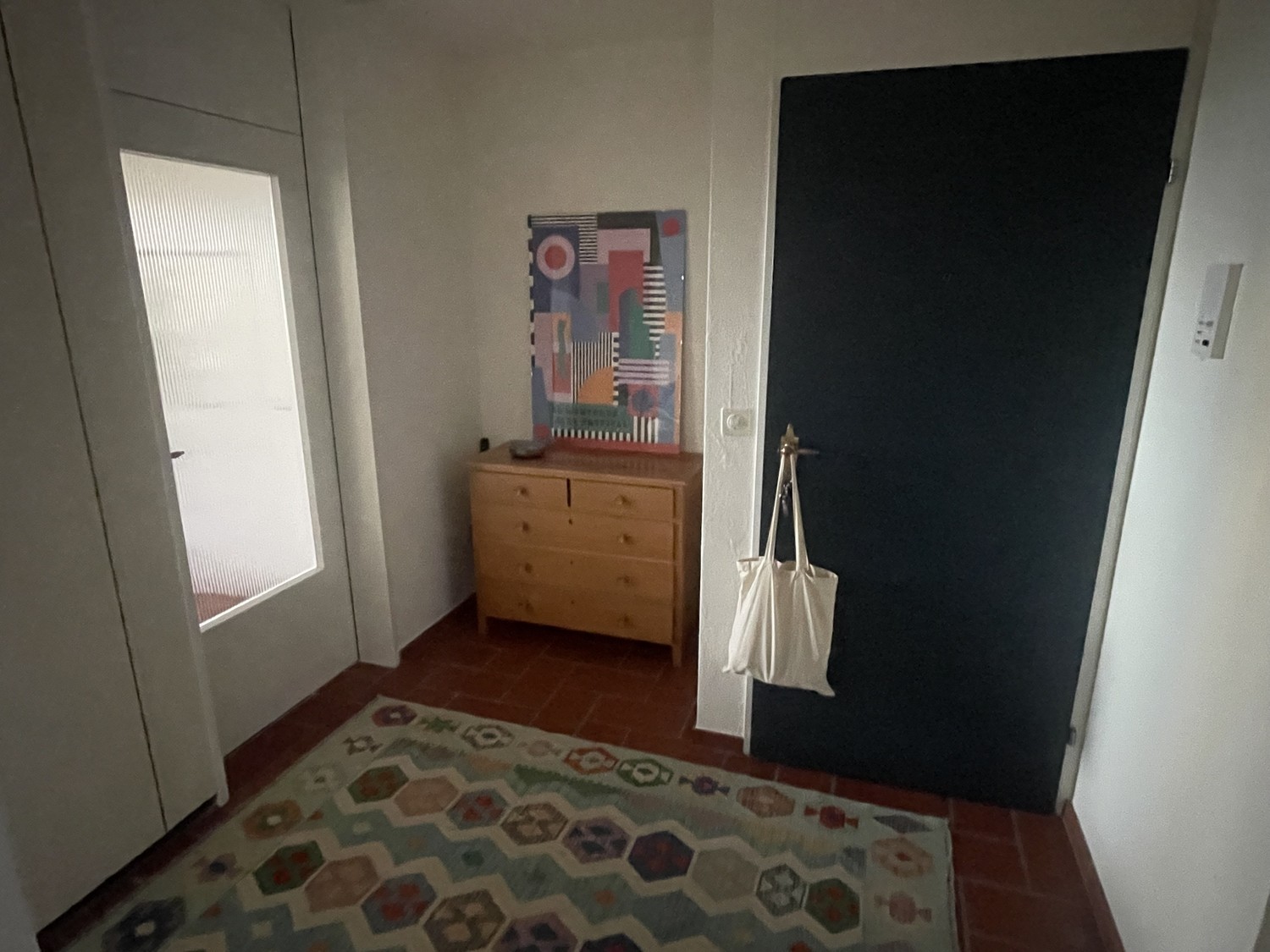 Appartamento di 2 ½ locali","description":"Accogliente appartamento open-space a Thalwil, disponibile TEMPORANEAMENTE tra il 04.09.2026 e il 28.09.2026. 
Le date esatte possono essere discusse (e il prezzo dell'affitto proporzionato). 
 
7 minuti dalla stazione ferroviaria di Thalwil, 10 minuti dall