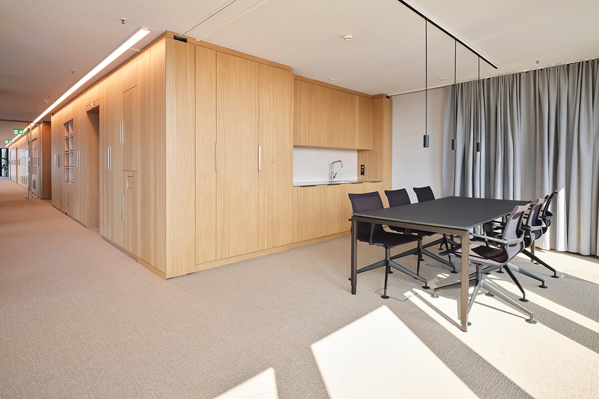 669m² office, photo 5 of 10
