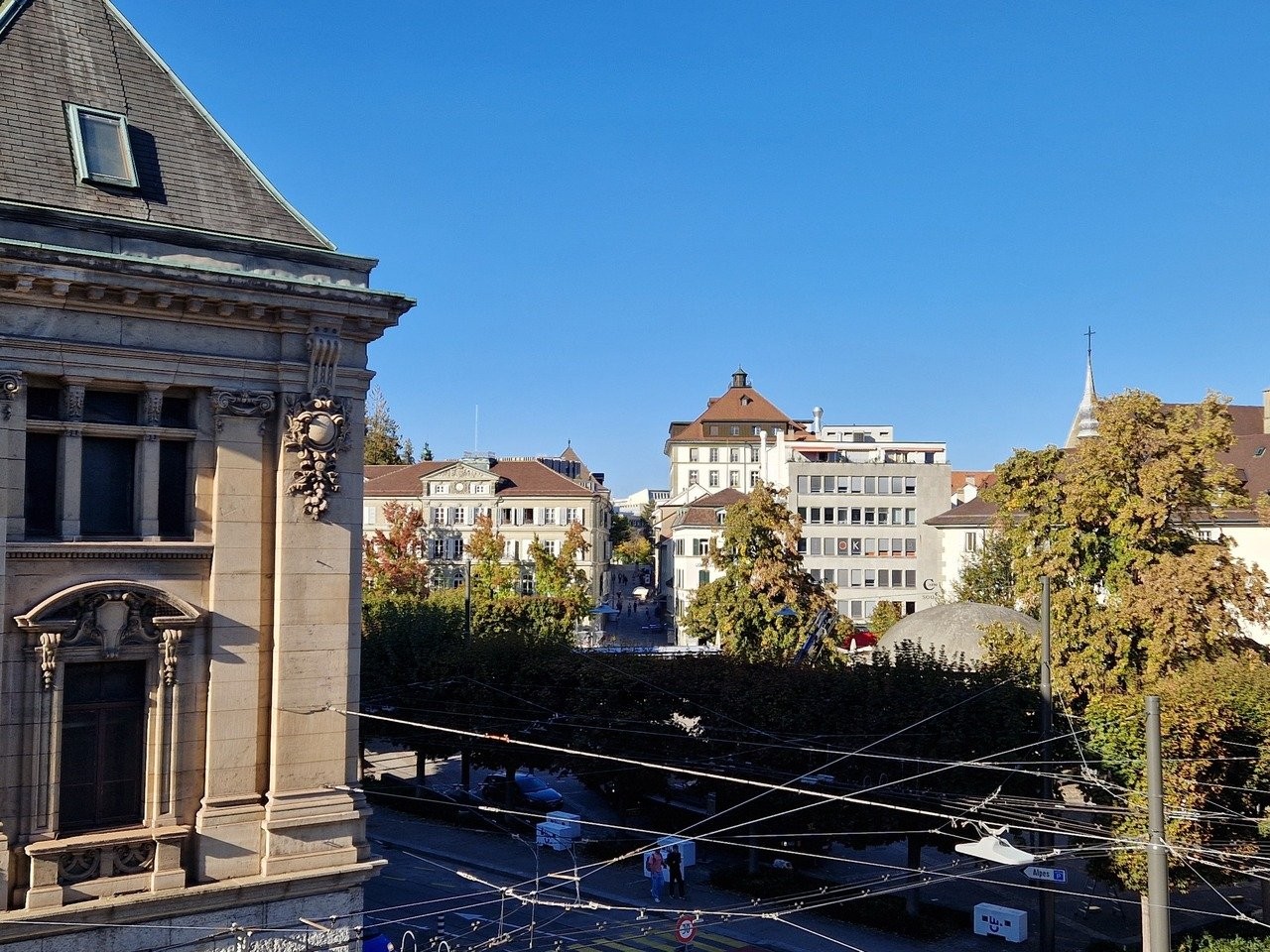 72m² office