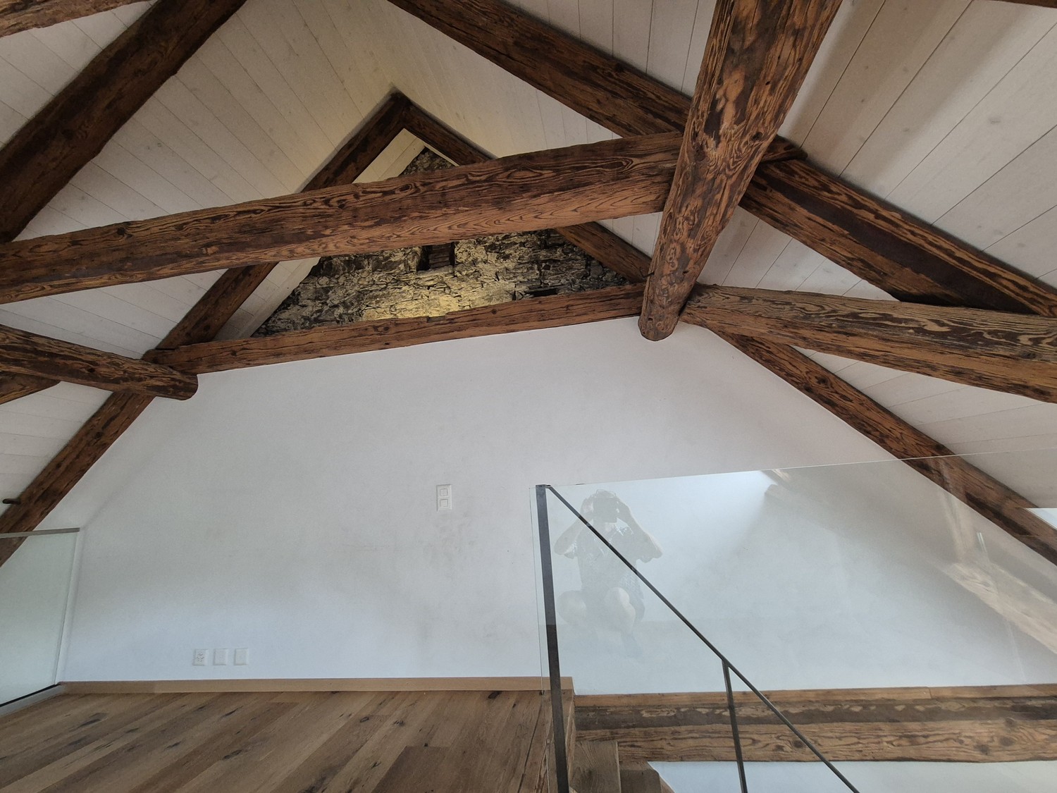 Bel appartement de vieille ville rénové avec balcon