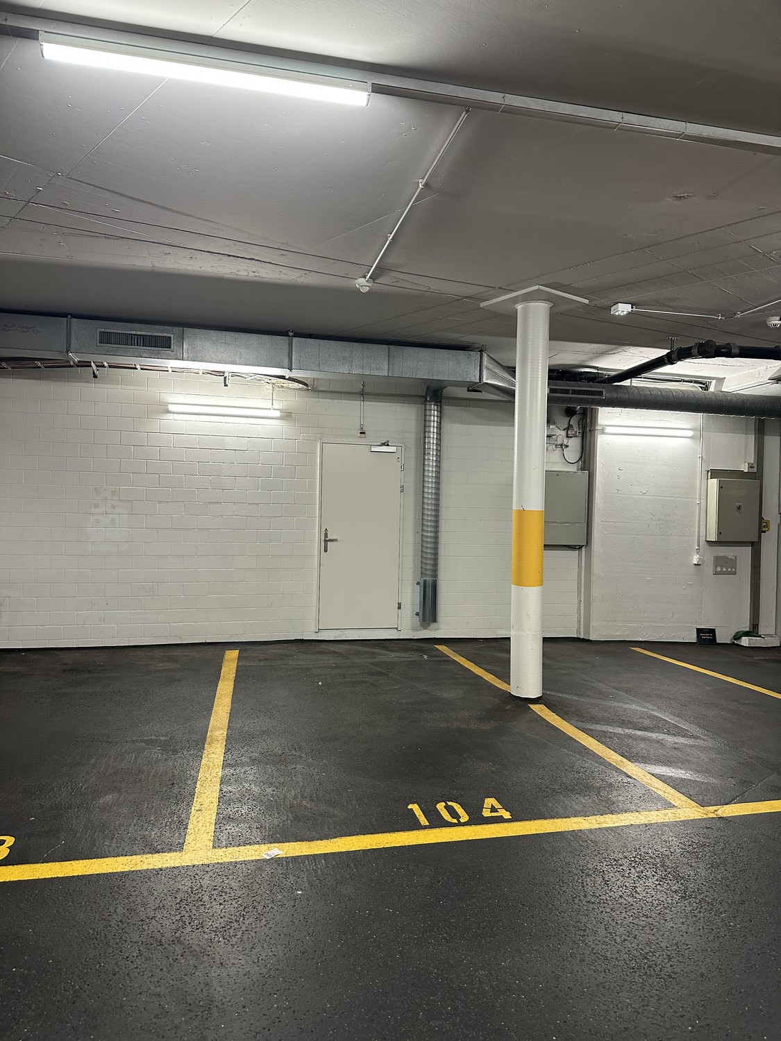 Open slot, photo 1 of 2