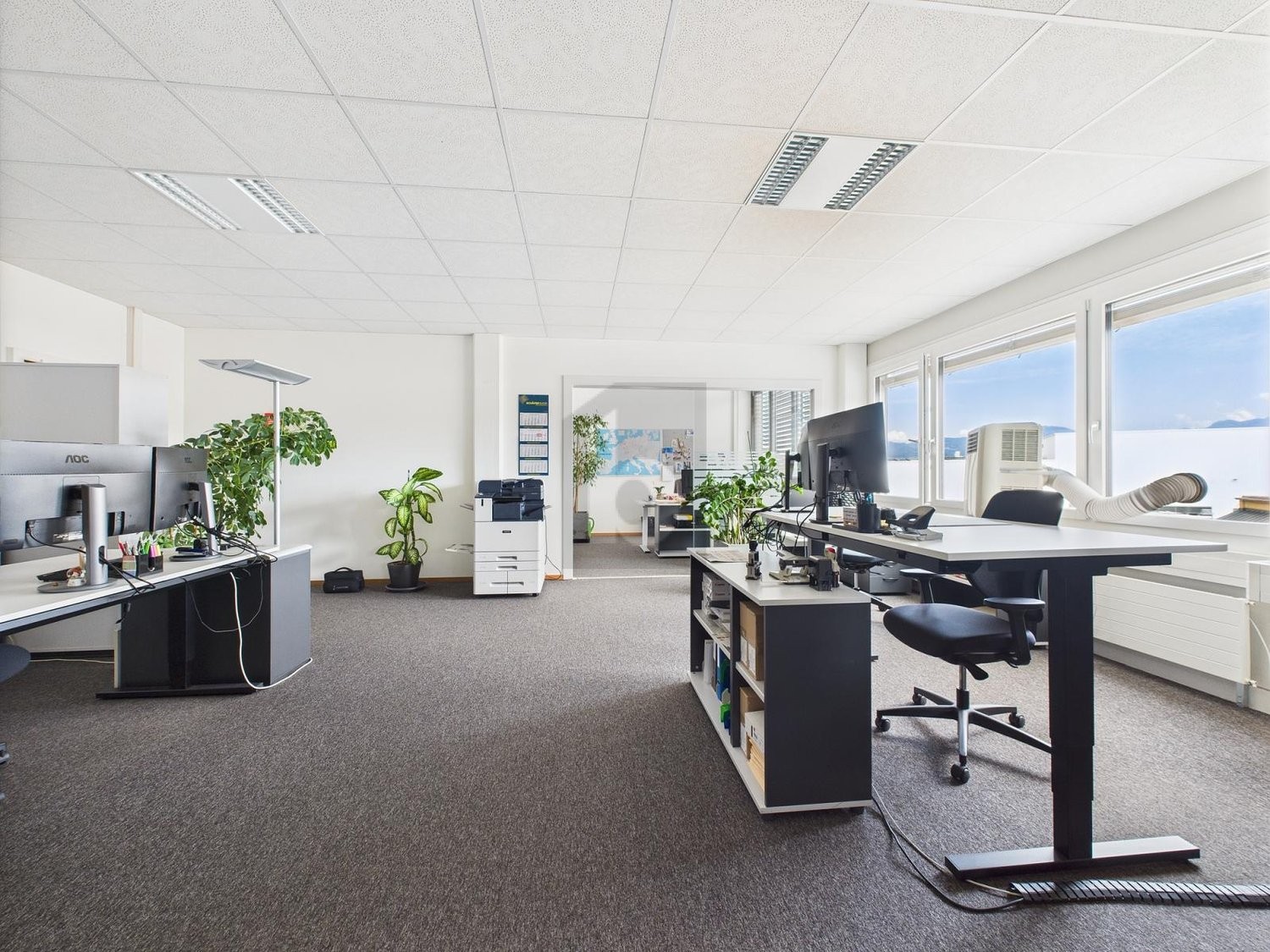 135m² office, photo 1 of 4