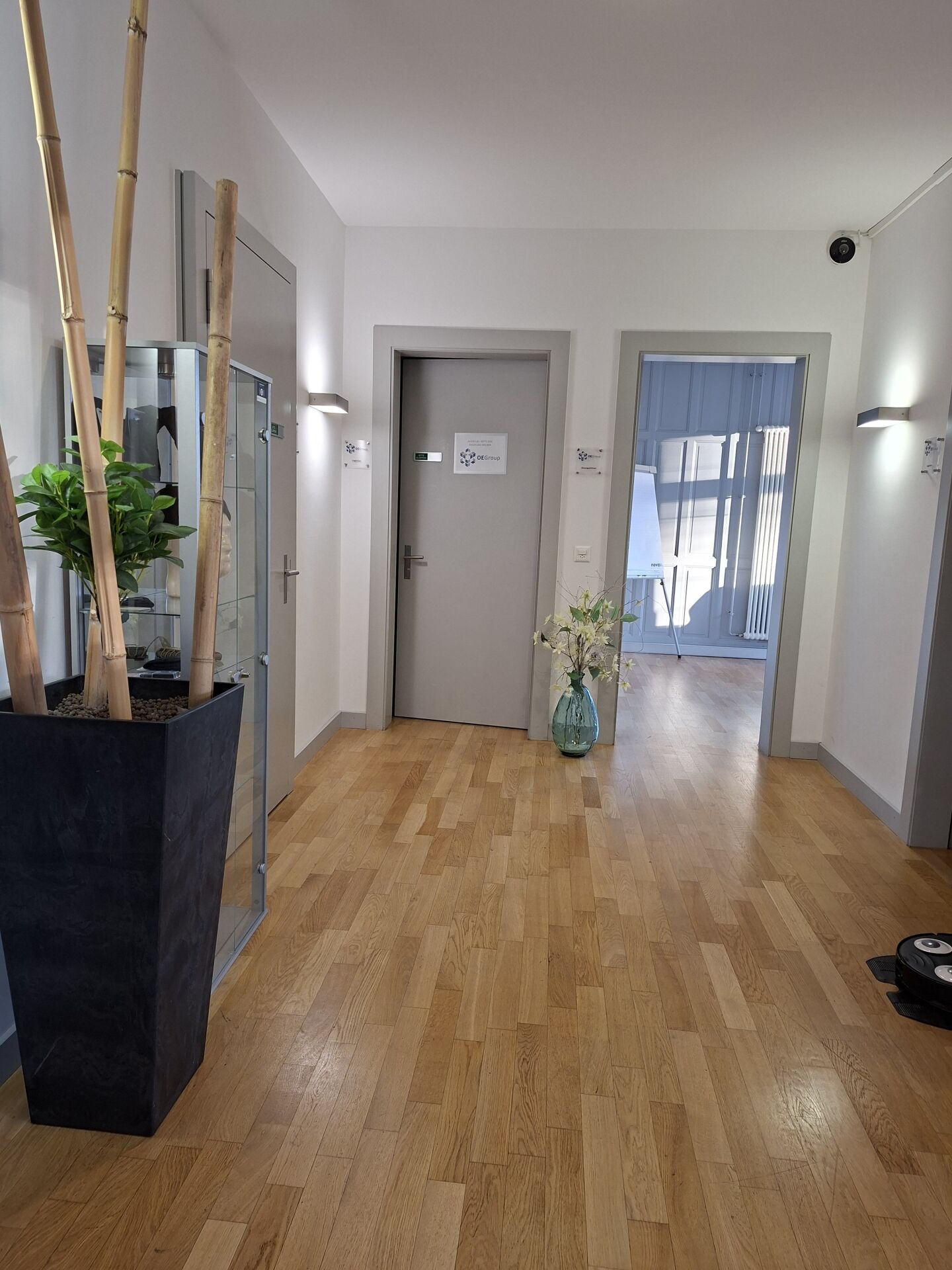 260m² office