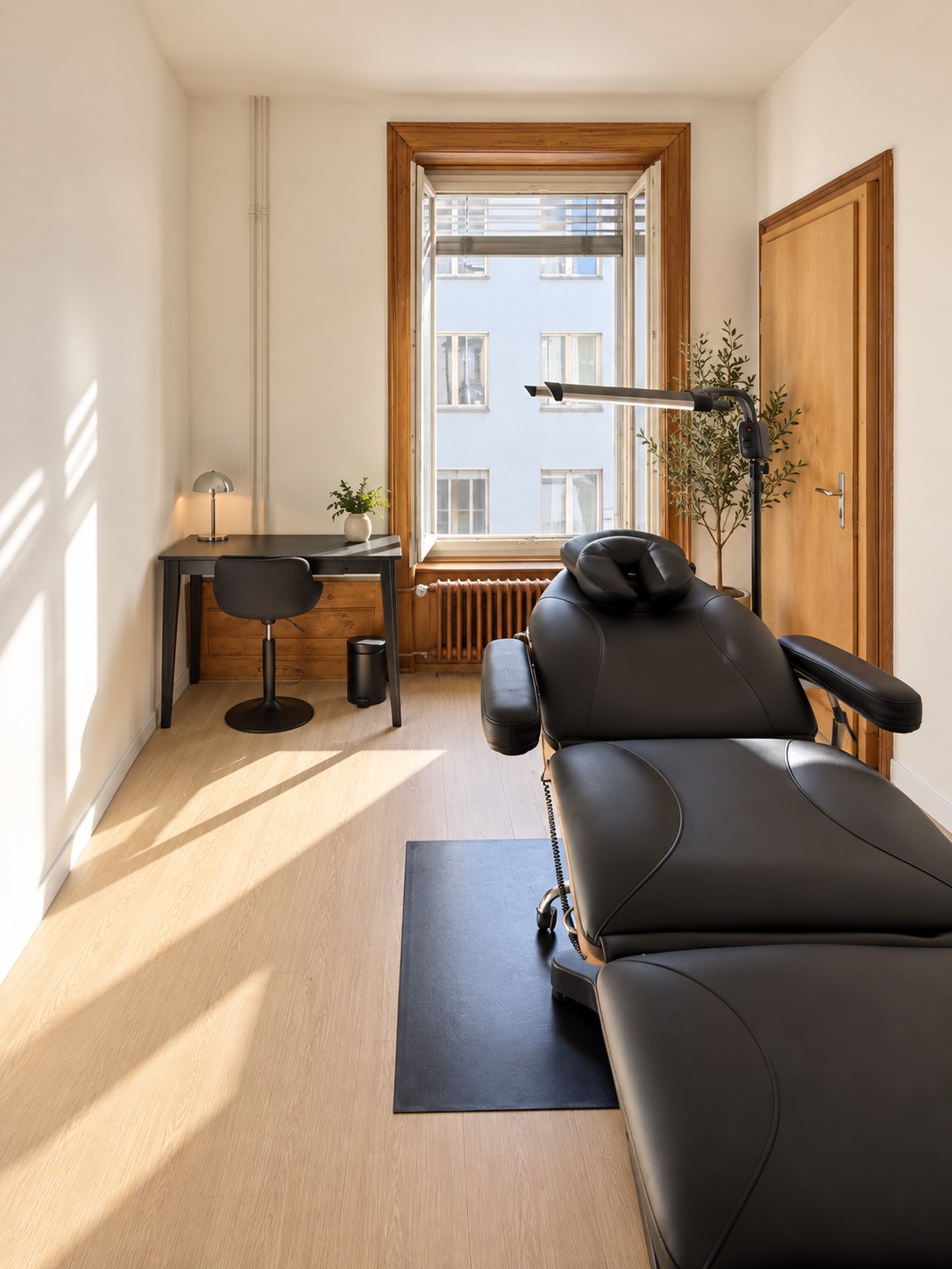13m² commercial, photo 1 of 6