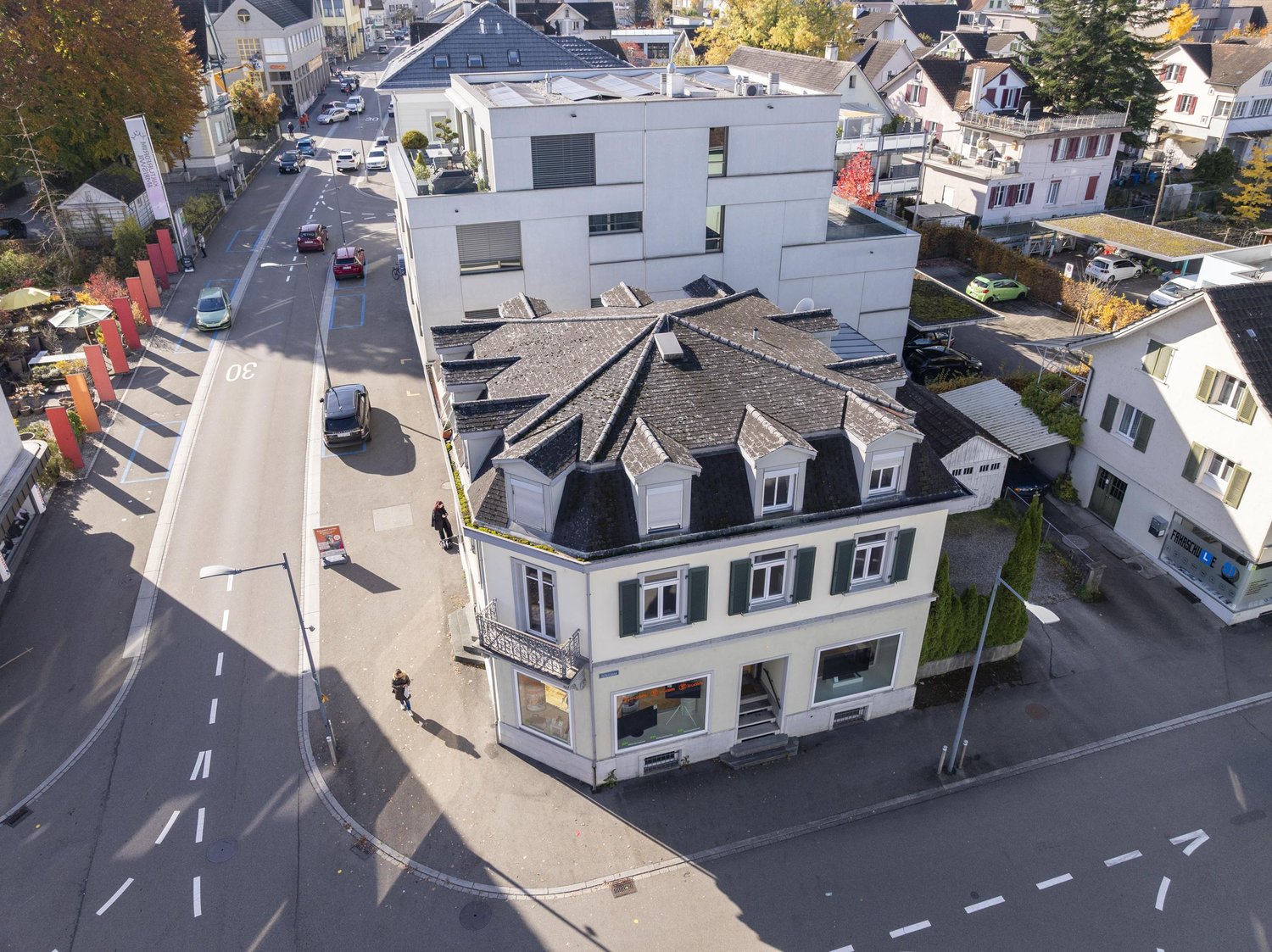 83m² commerciale