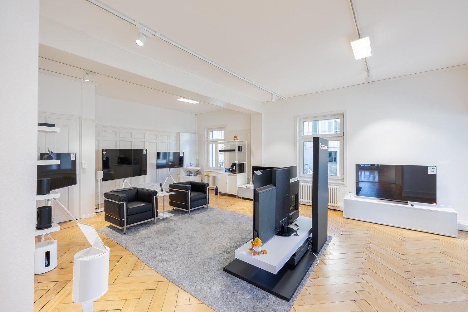 83m² commerciale