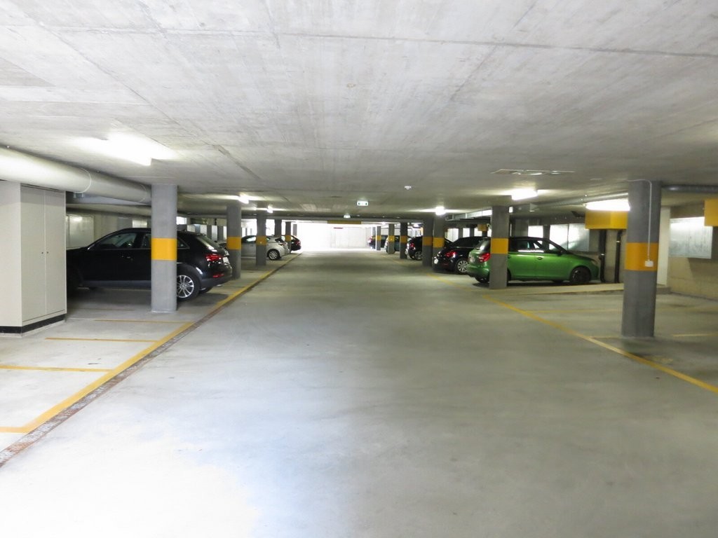 Posto auto coperto per biciclette