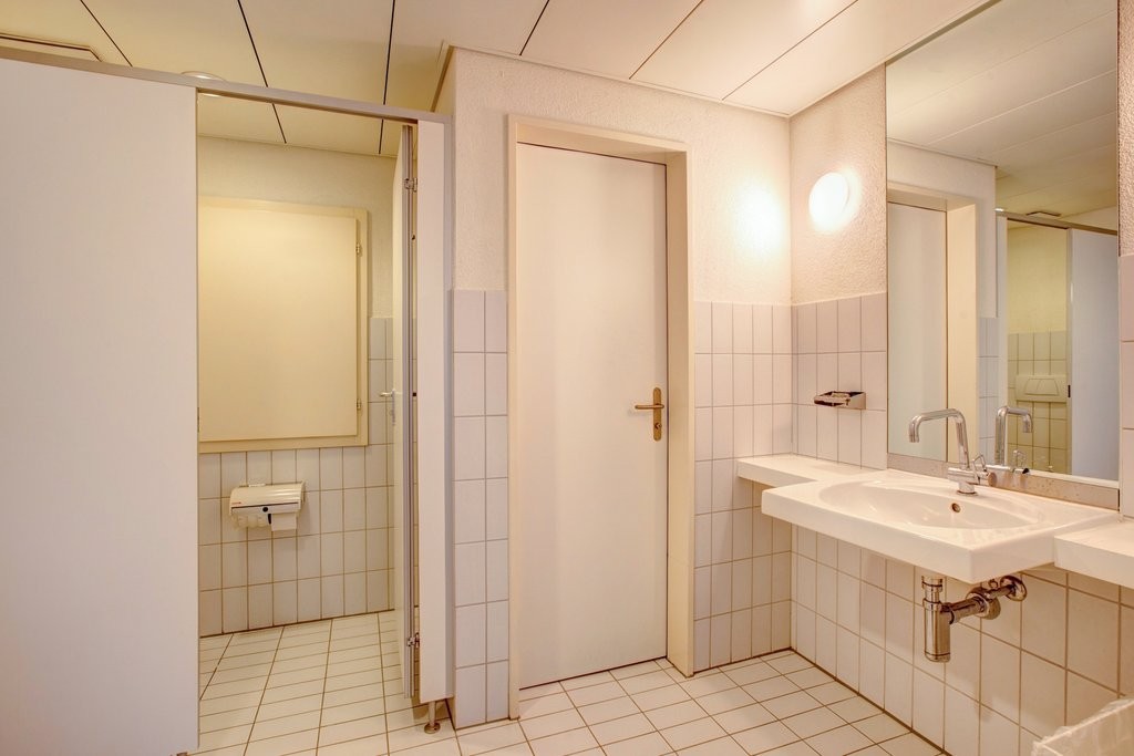 85m² office