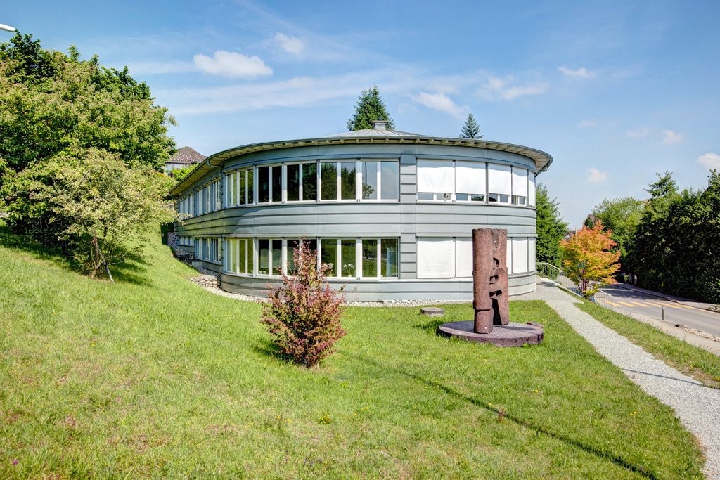 85m² office