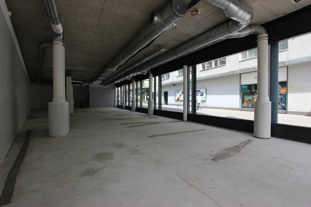 215m² office, photo 3 of 5