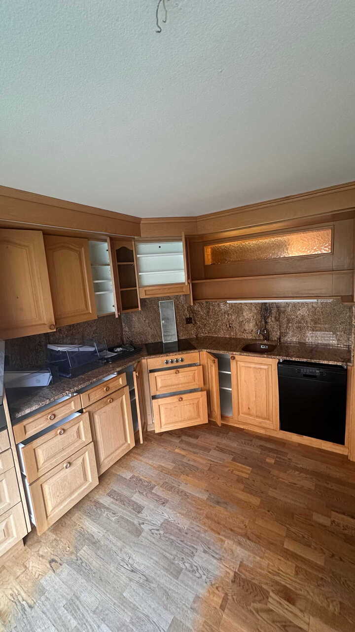 5 rooms apartment