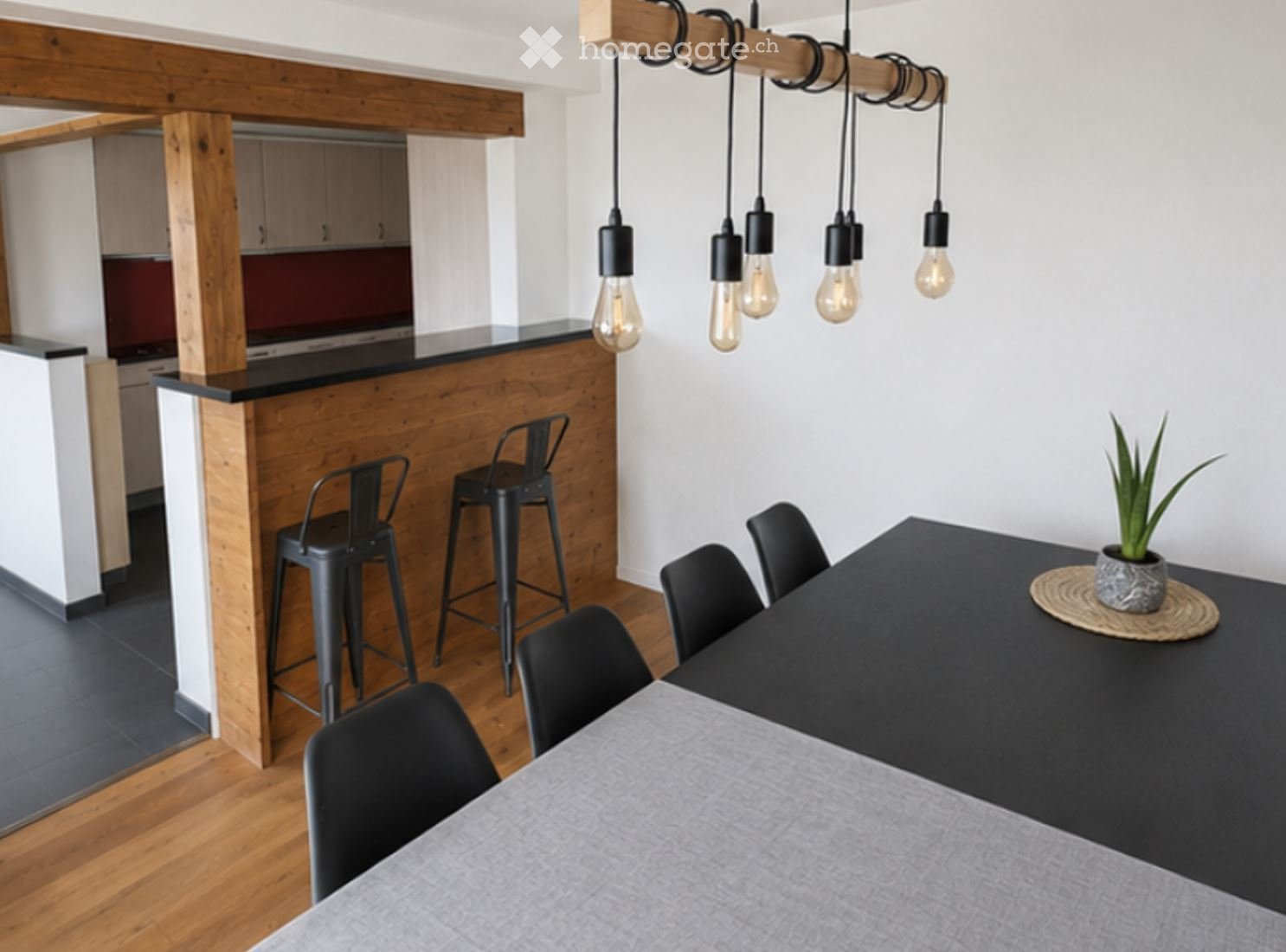 5 rooms apartment, photo 1 of 5