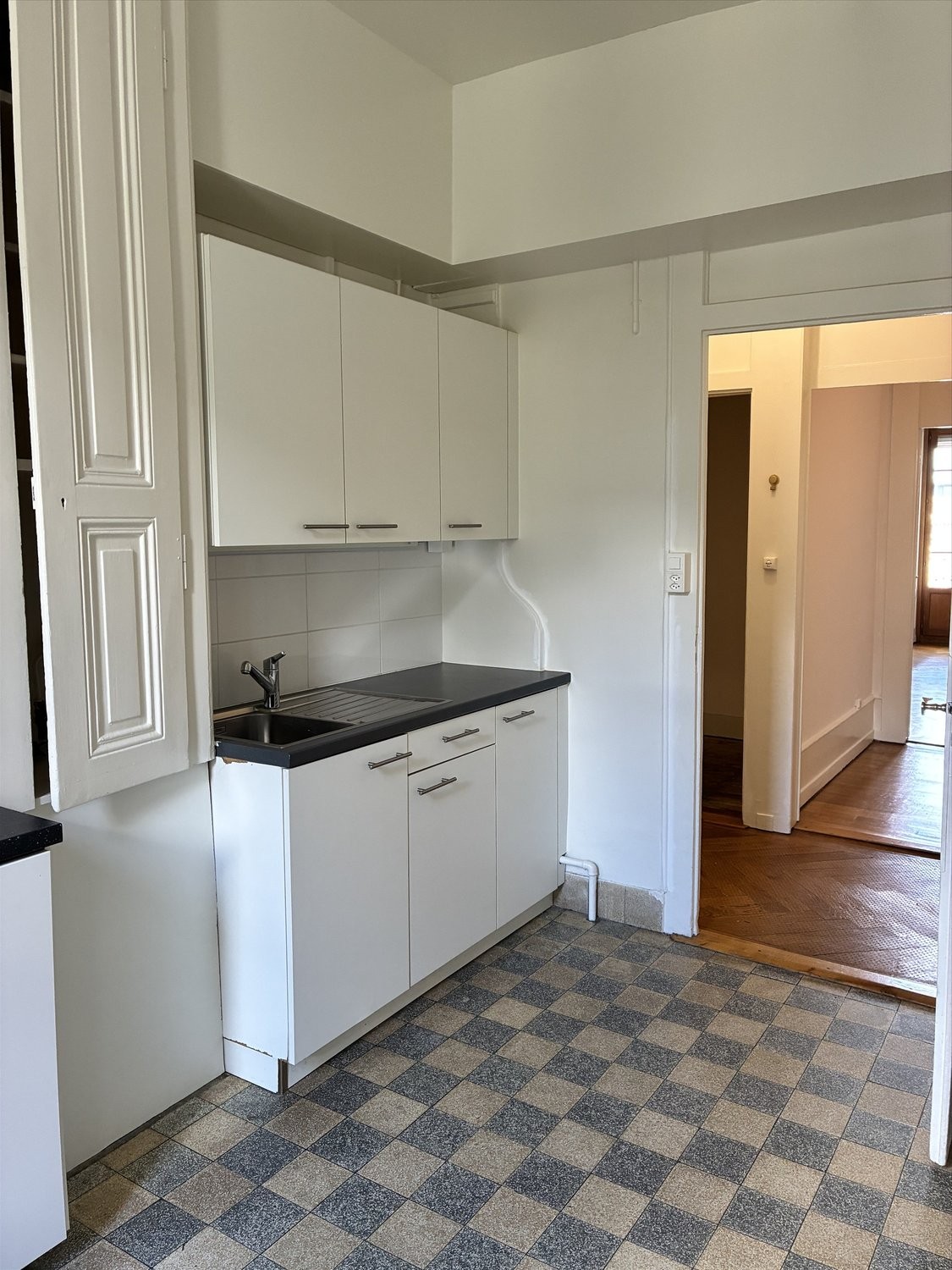 4 rooms apartment, photo 3 of 9