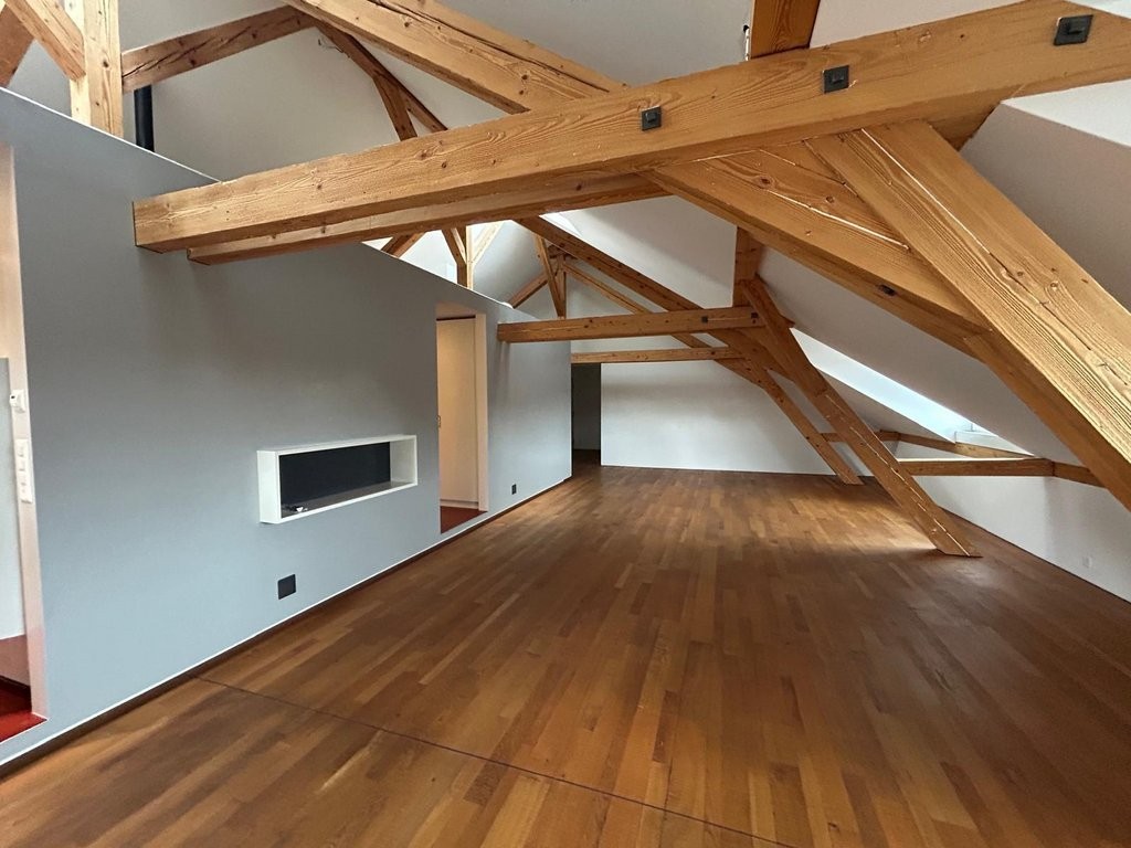 1 room loft, photo 4 of 10