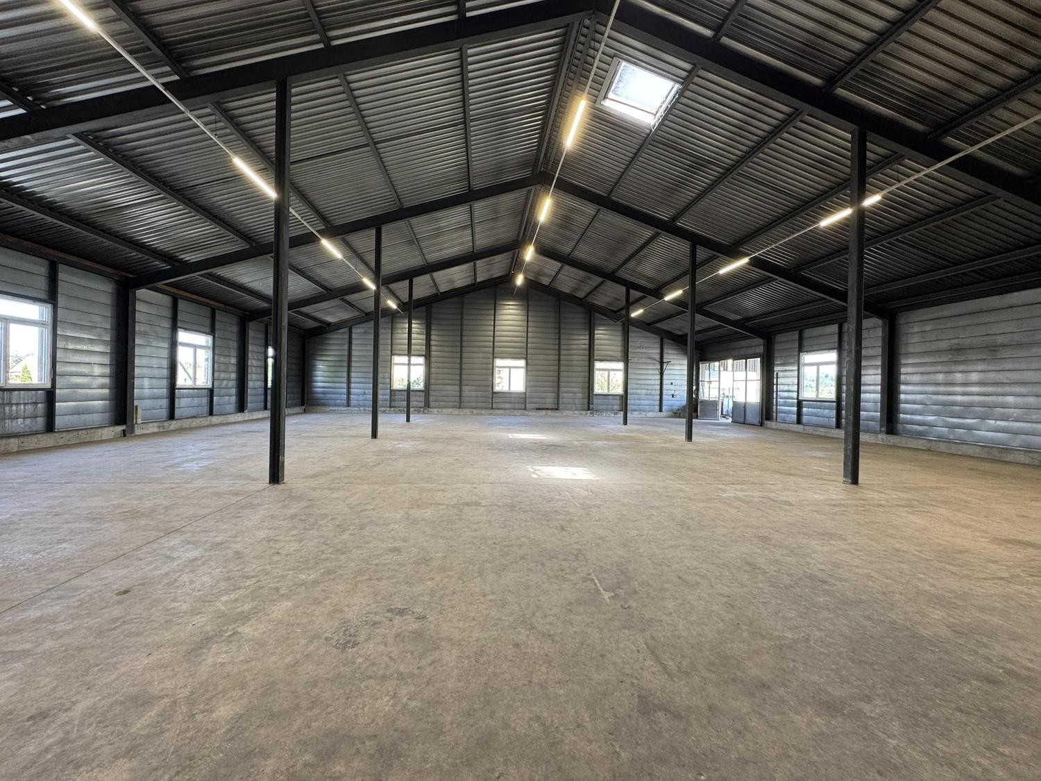 765m² commercial