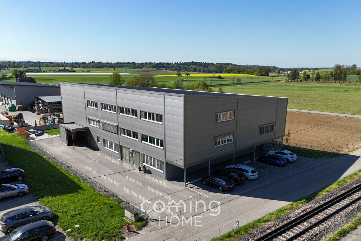 3255m² de local de stockage