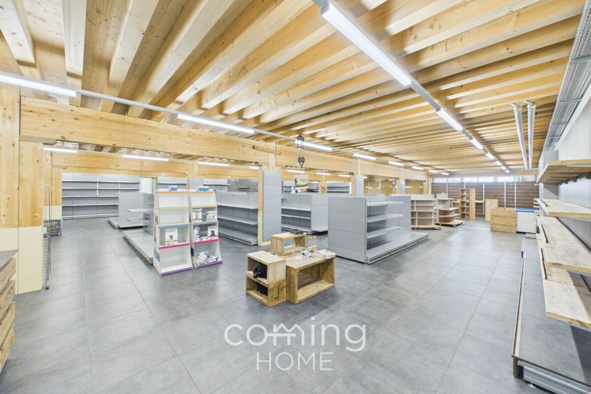3255m² de local de stockage