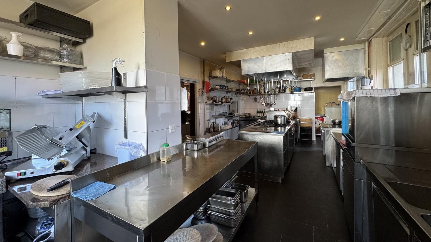 235m² restaurant, photo 4 of 4