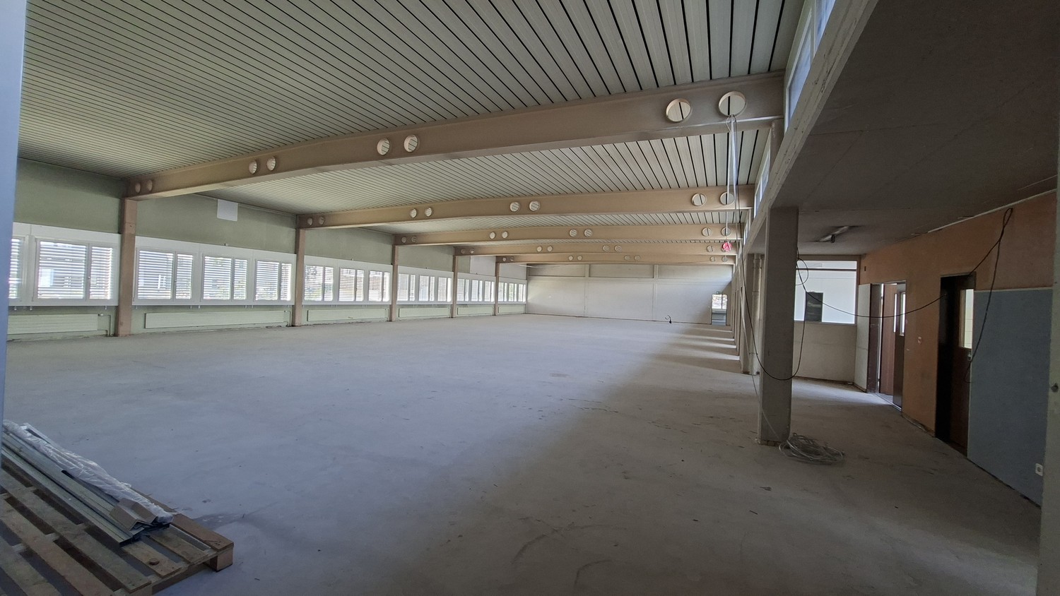 720m² commercial, photo 2 of 10