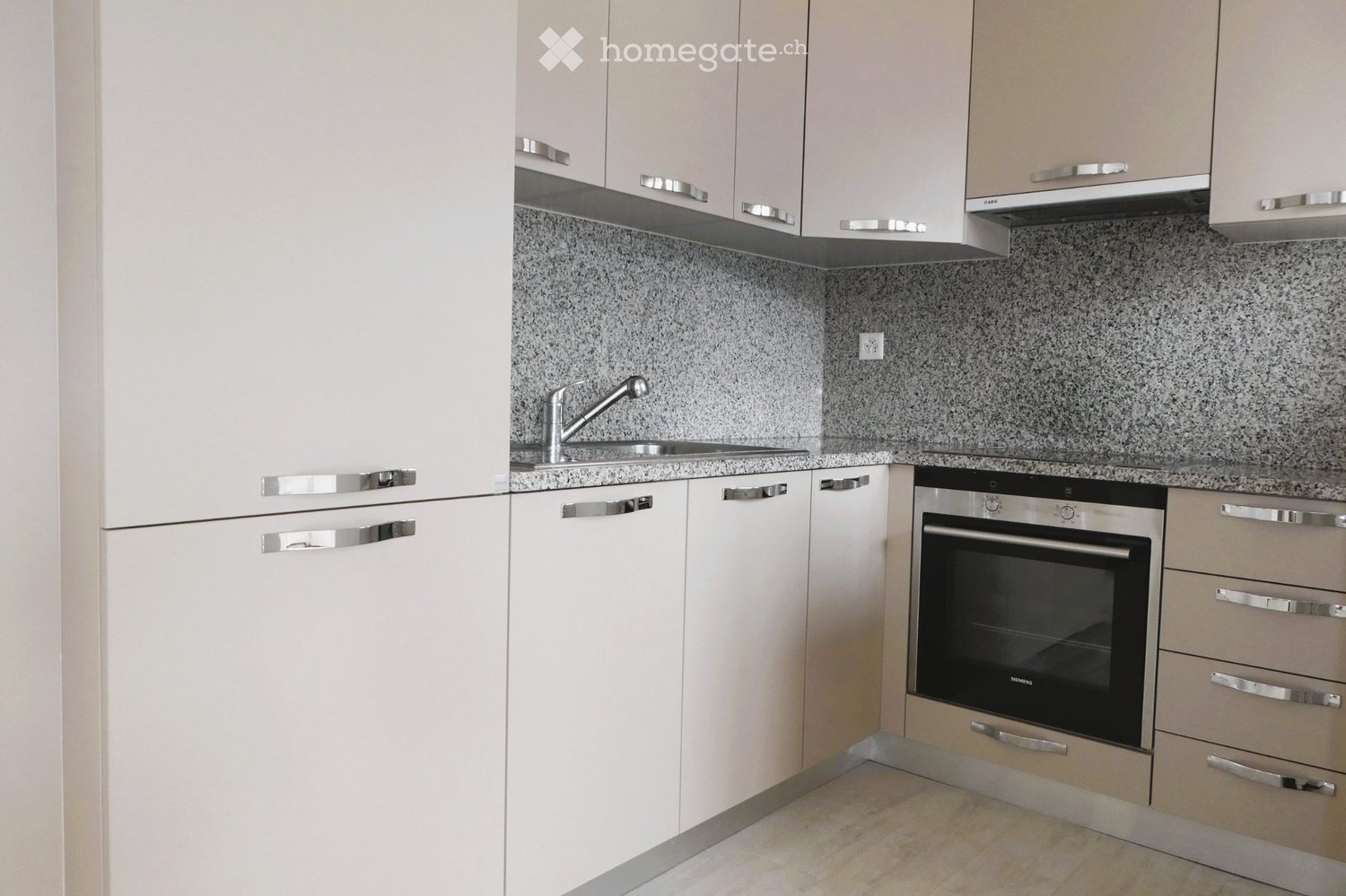 5 rooms apartment