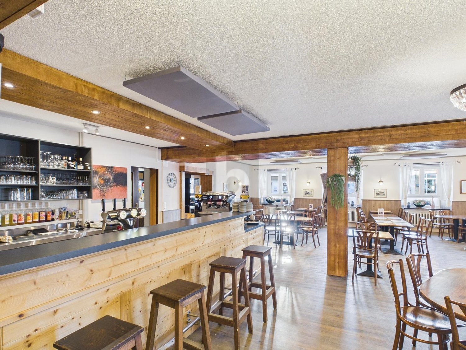 1900m² hotel, photo 1 of 4
