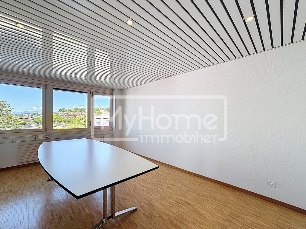 104m² shop, photo 7 of 7