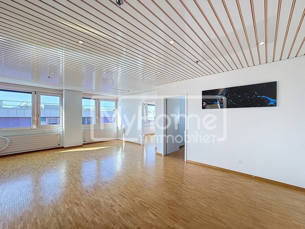 104m² shop, photo 3 of 7