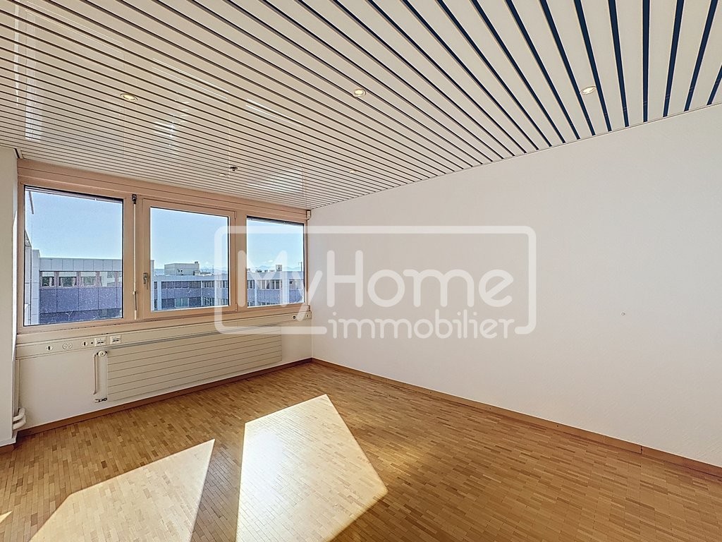 104m² shop, photo 4 of 7