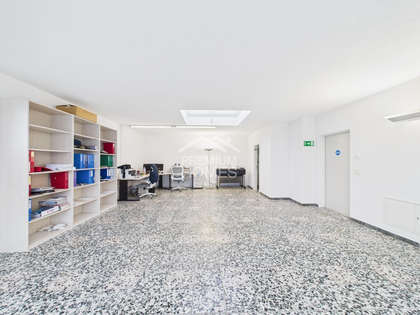 65m² office