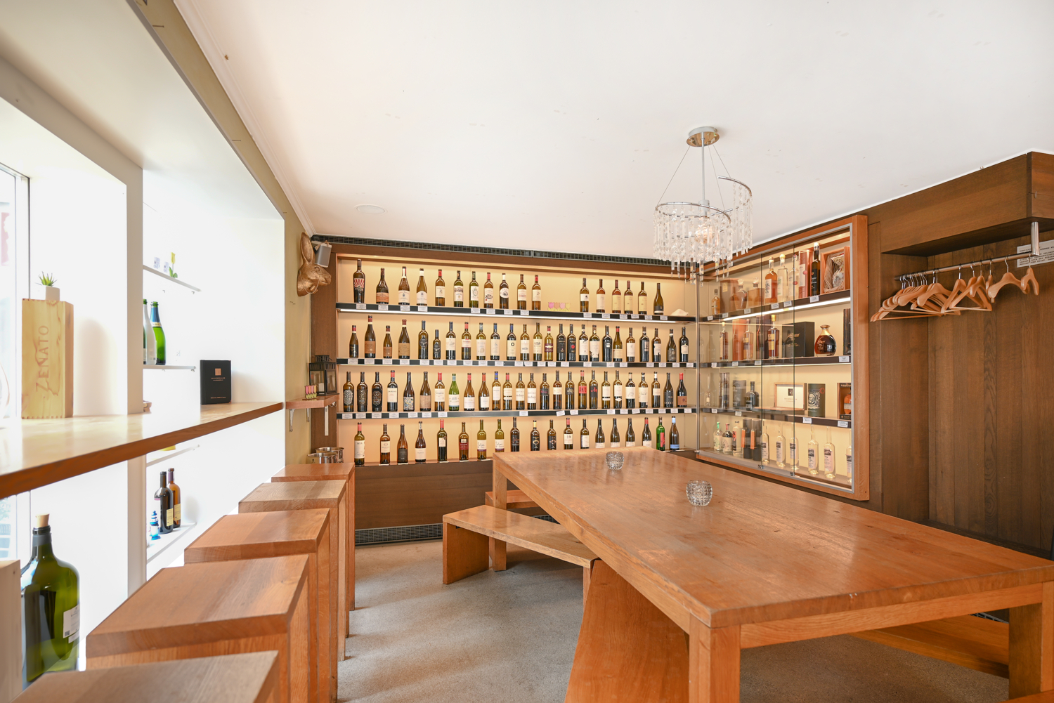 88m² shop, photo 2 of 4
