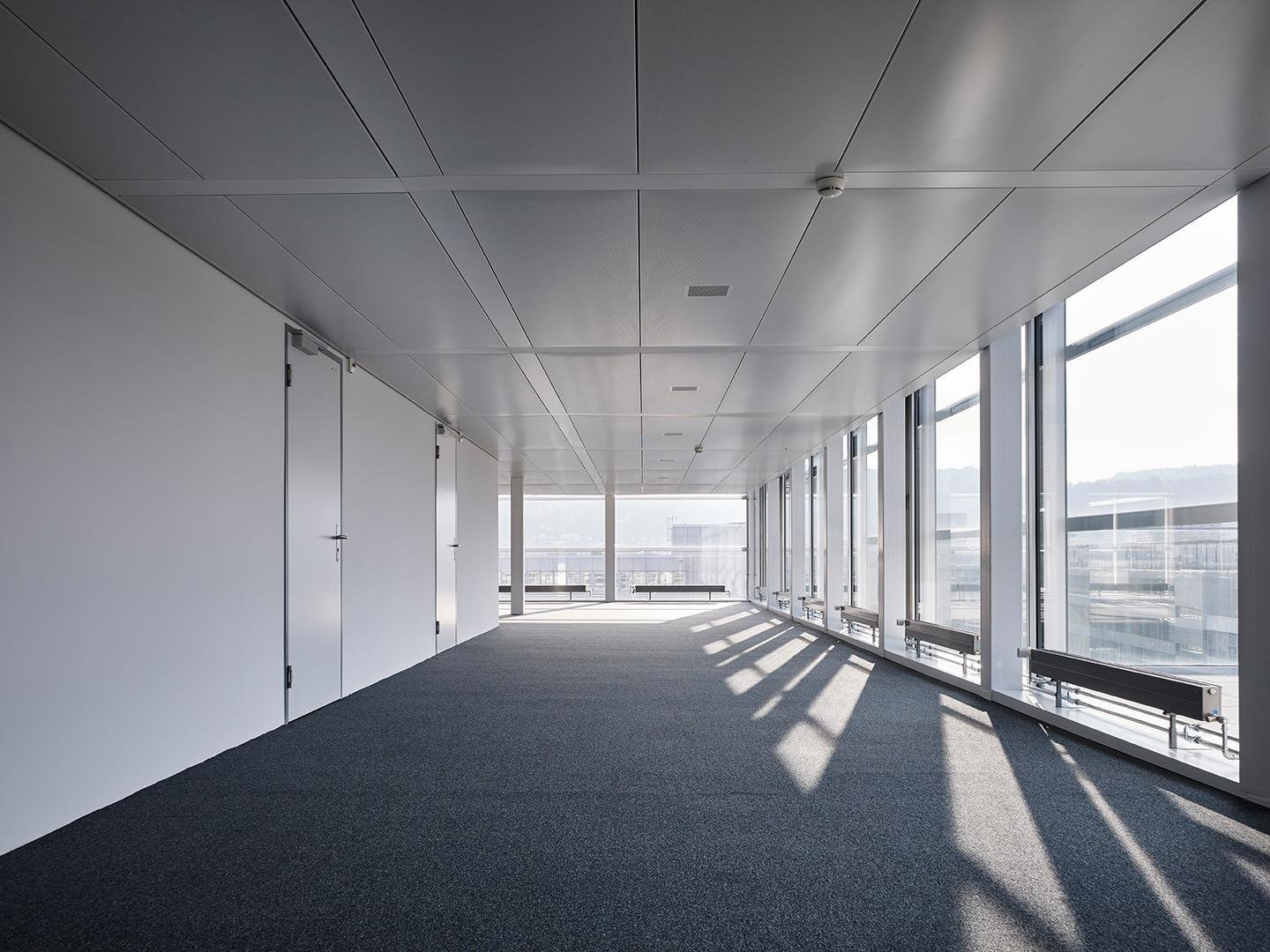 1243m² office, photo 6 of 10