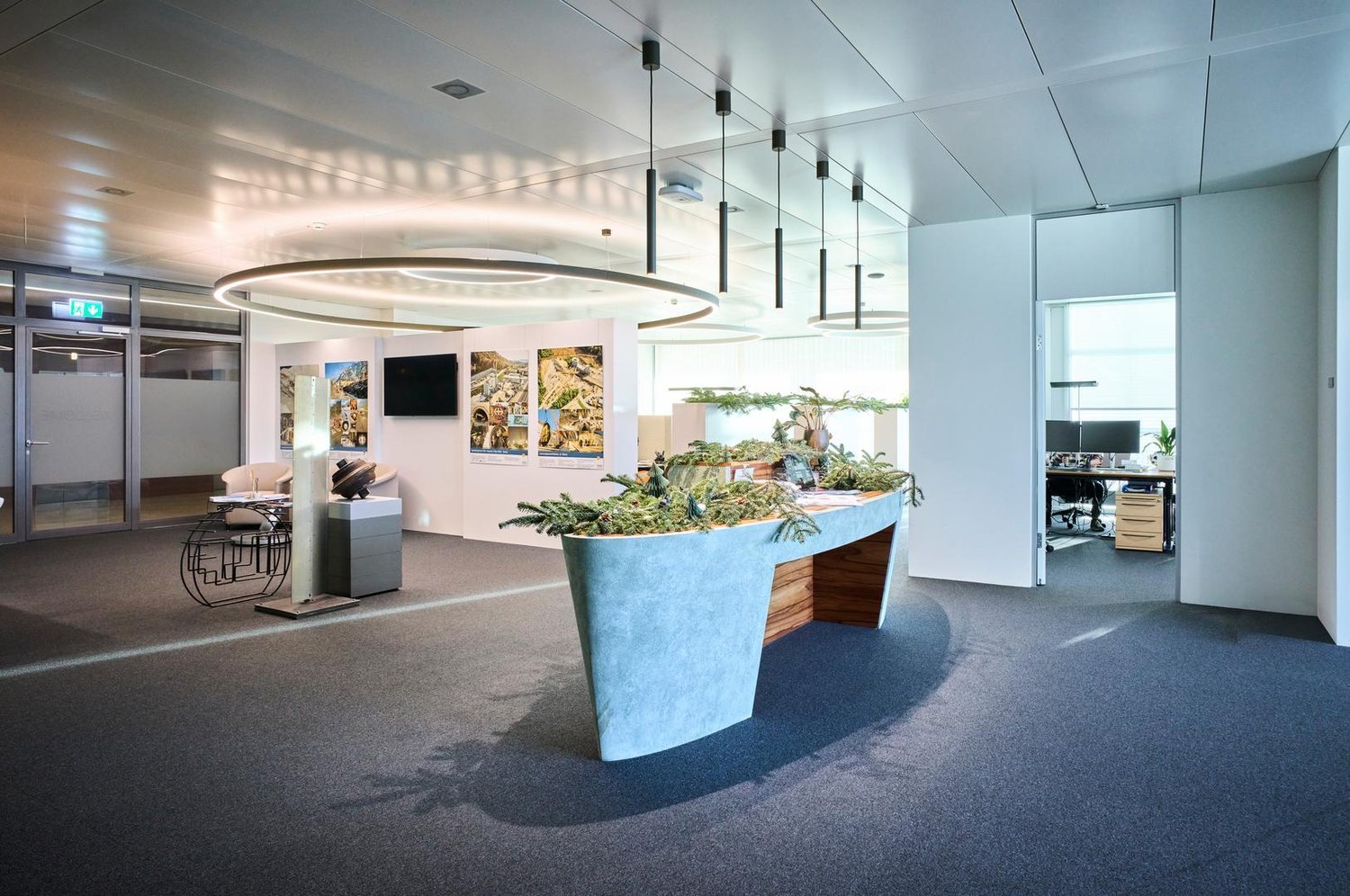 1243m² office, photo 1 of 10