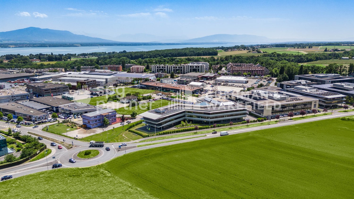 254m² office
