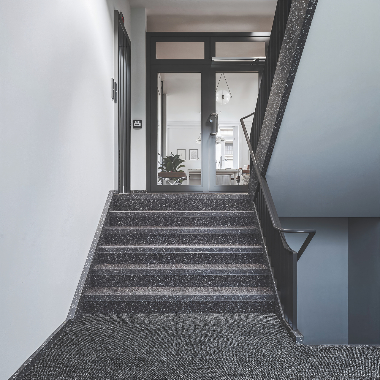 874m² office, photo 4 of 10