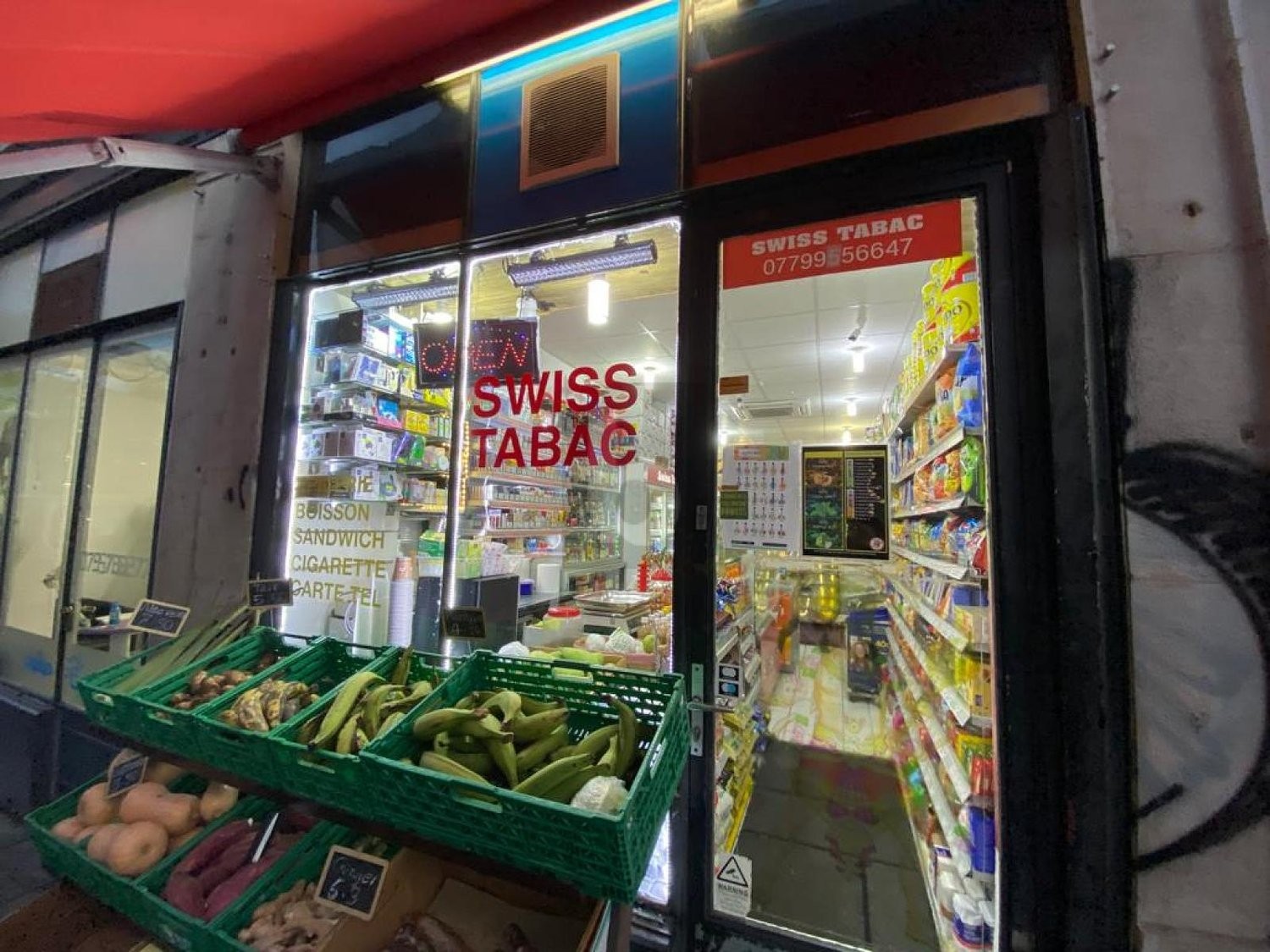 42m² shop, photo 1 of 3